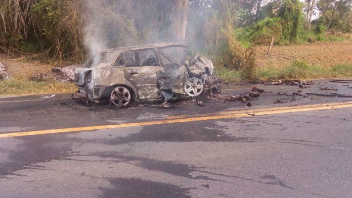 Duas pessoas morrem em acidentes na BR-101
